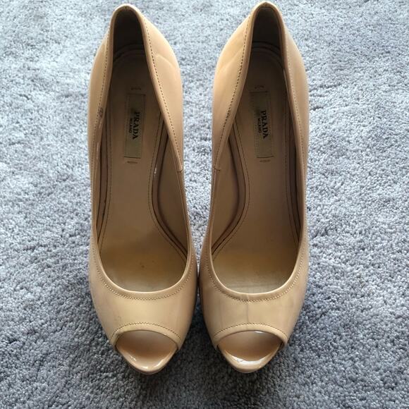 Prada patent leather peep toe heels in tan - Picture 4 of 5